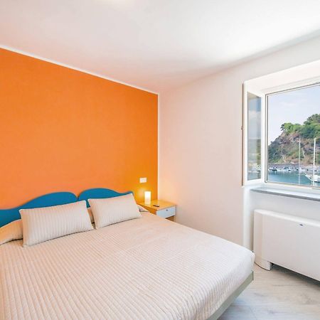 Hotel Ristorante Crescenzo Procida Exterior photo