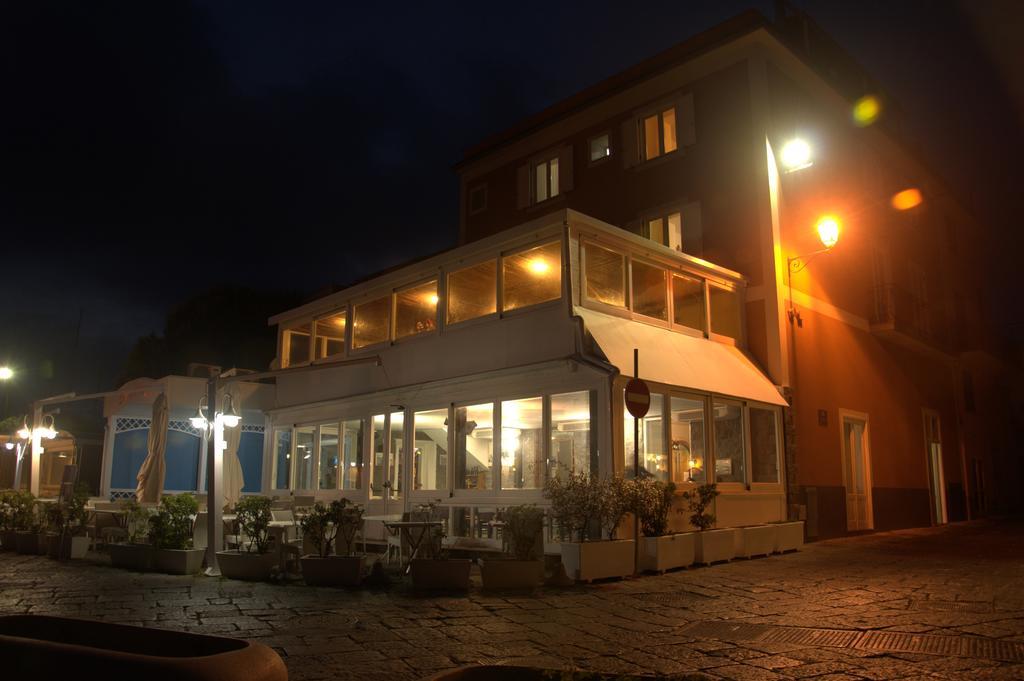 Hotel Ristorante Crescenzo Procida Exterior photo