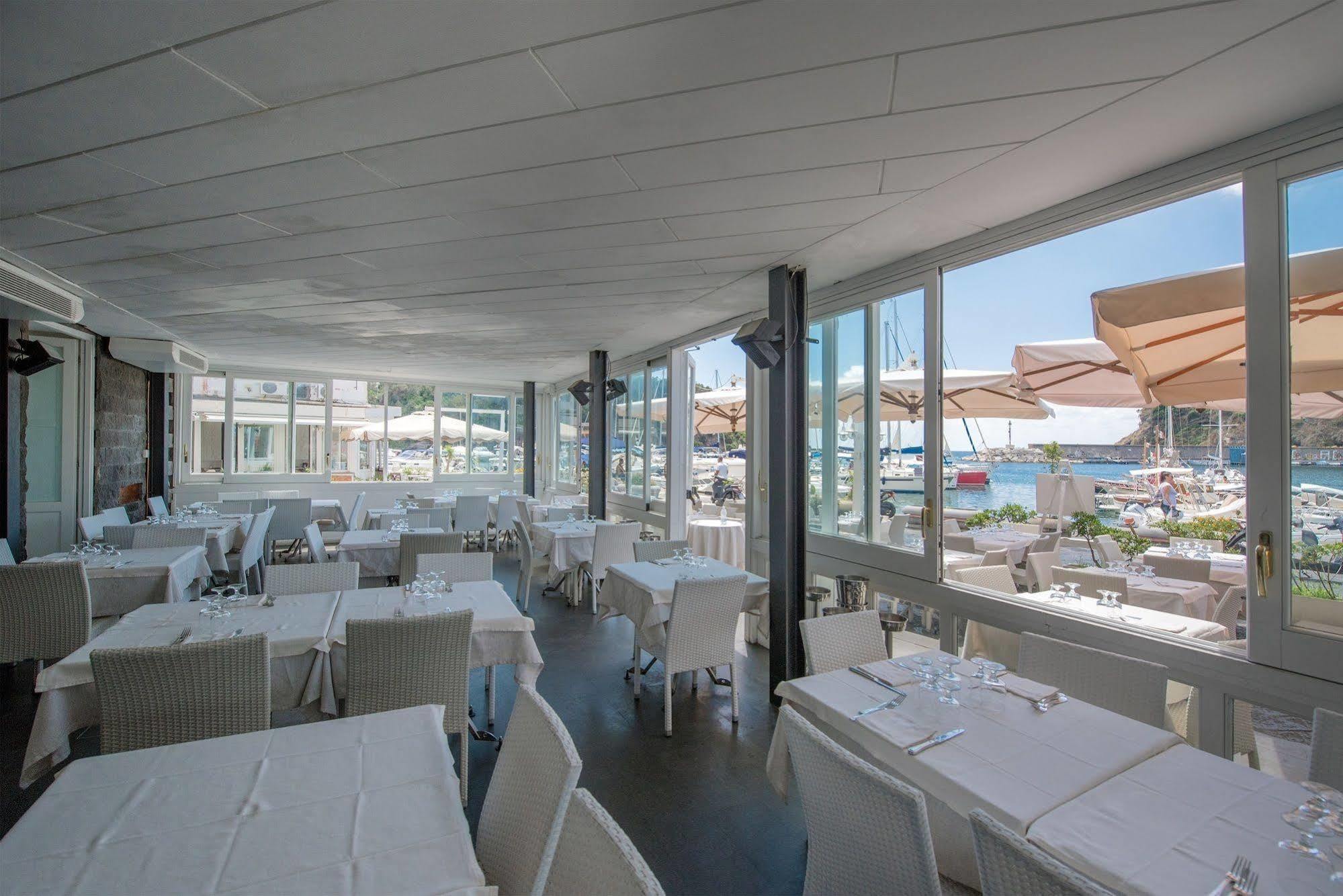 Hotel Ristorante Crescenzo Procida Exterior photo